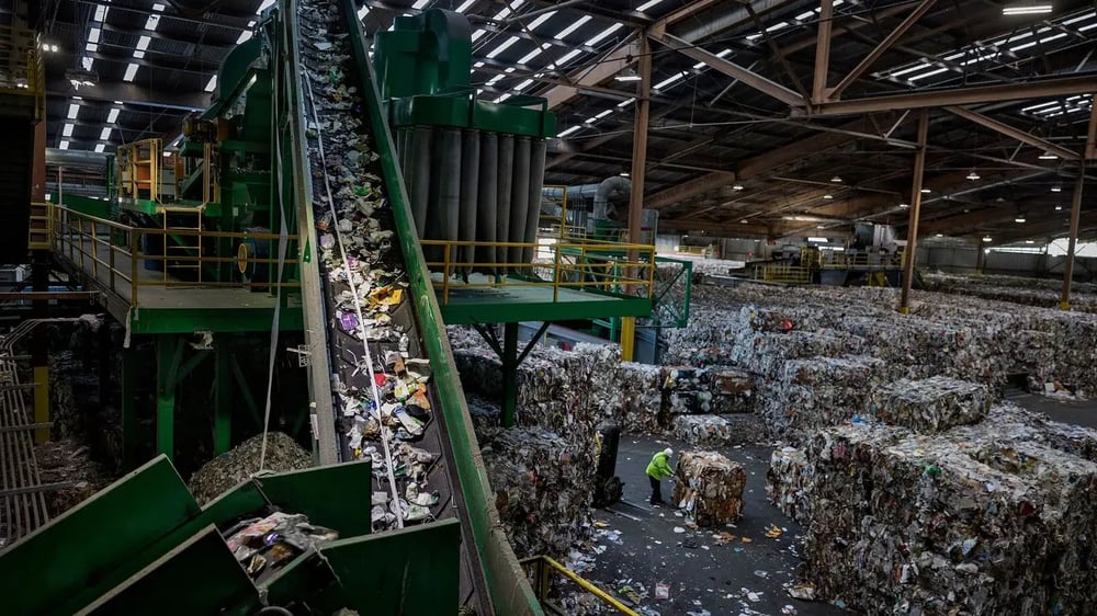 Se è solo il 5% dei rifiuti plastici urbani ad essere riciclato, cosa succede al resto?